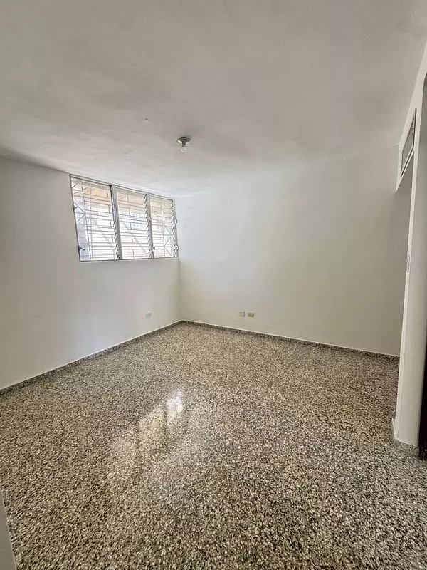 oficinas y locales comerciales - Local Comercial en Alquiler Mirador Norte 4