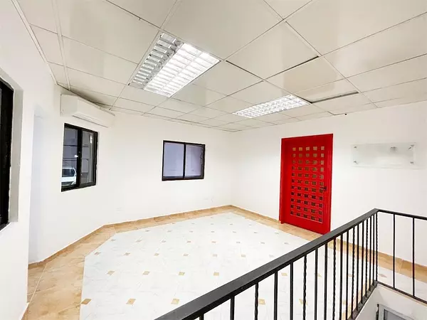 oficinas y locales comerciales - Nave en venta en el Quisqueya  7