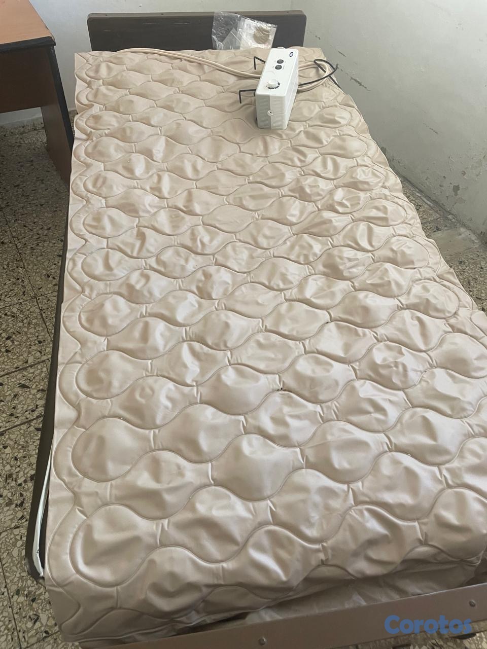 Salud y Equipamiento Médico - Cama de posición manual (De regalo el colchón) 2