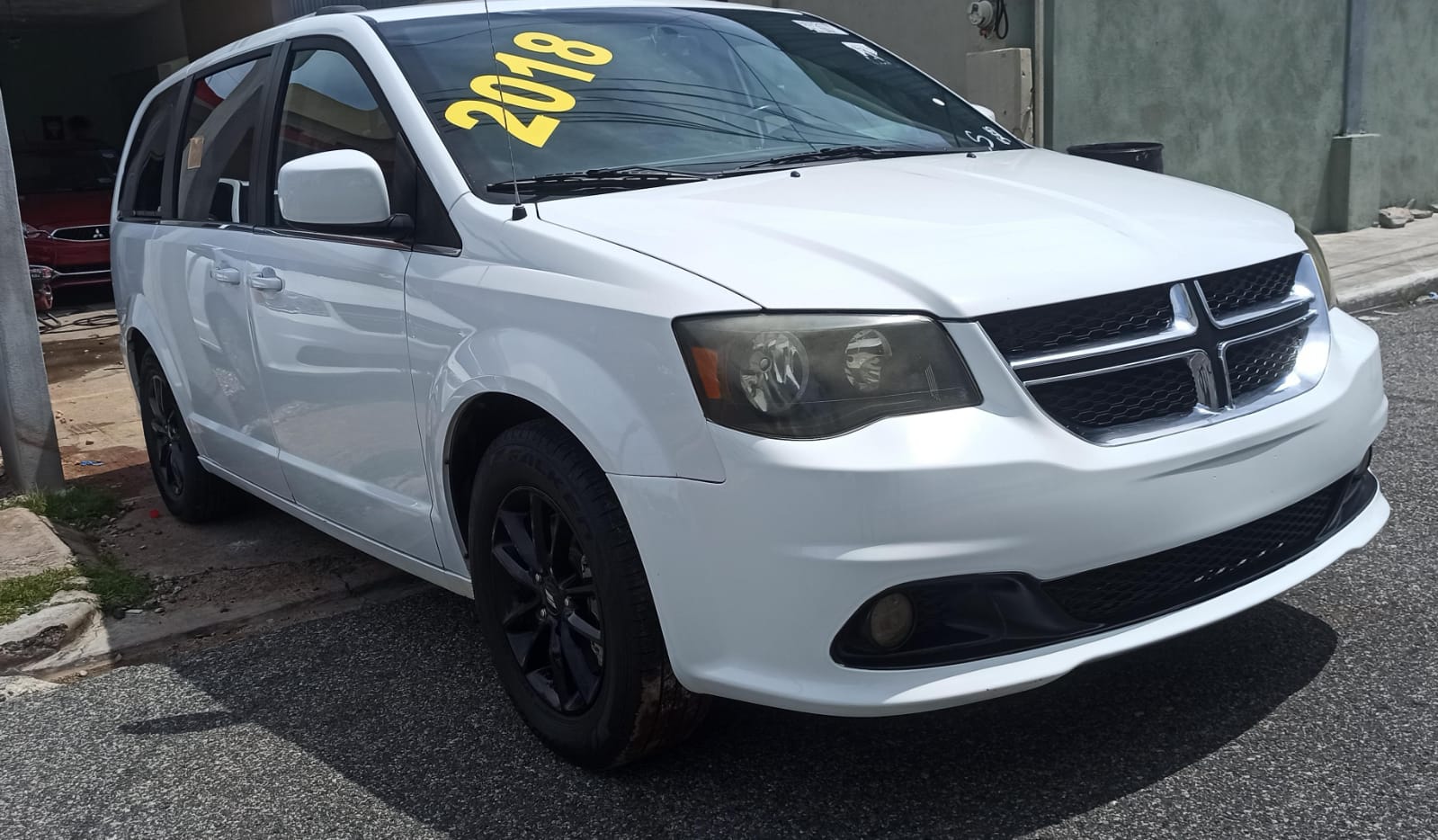 jeepetas y camionetas - DODGE GRAND CARAVAN SXT 2018 0