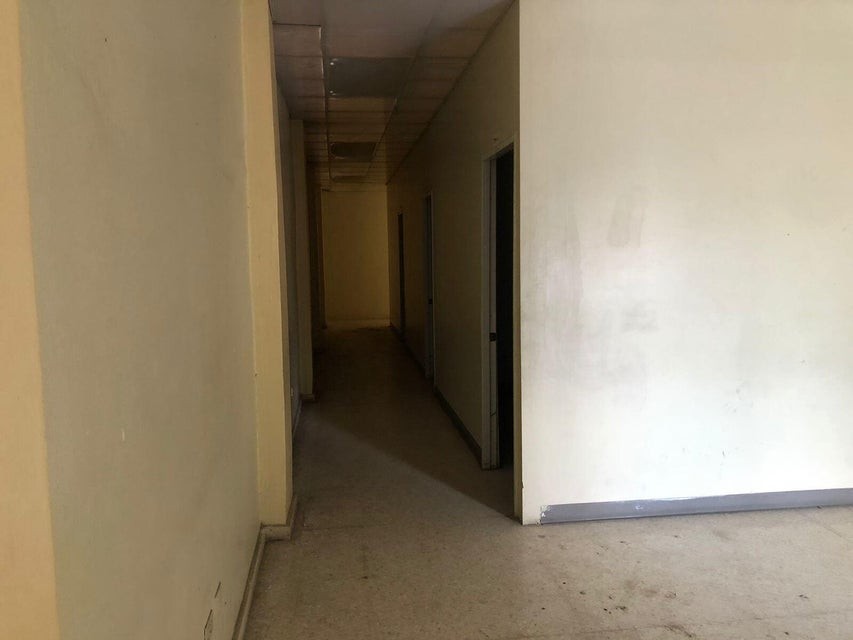 oficinas y locales comerciales - Local Comercial en Alquiler Los Trinitarios  8