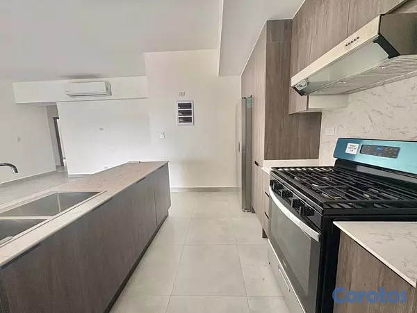 apartamentos - alquiló ensanche naco piso 7 tres habitaciones con su baño dos parqueos  4