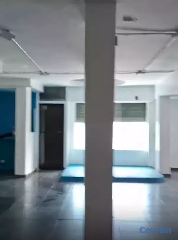 oficinas y locales comerciales - se alquila local  4