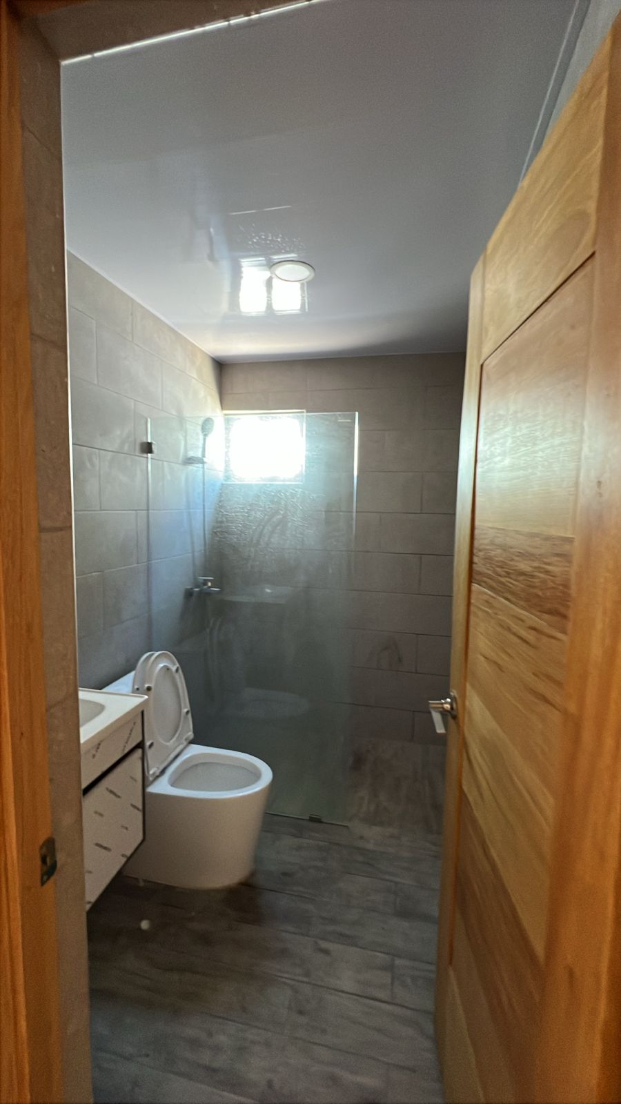 apartamentos - SE RENTA/ALQUILA APARTAMENTO MODERNO EN LOS CORALES| 3HAB/3BÑ| TERRAZA|JACUZZI|  6