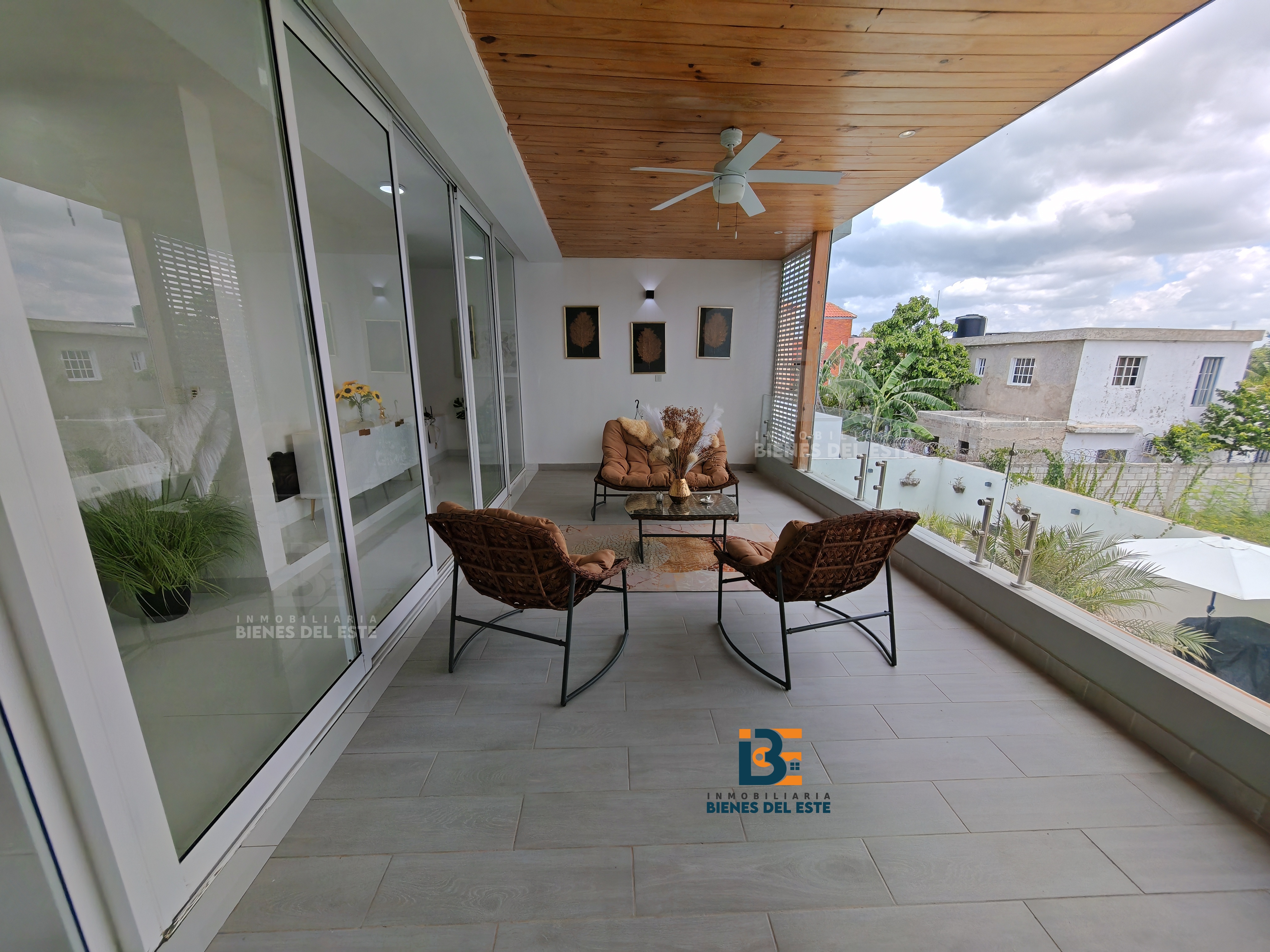 casas - Vendo moderna Casa con finos detalles. 6
