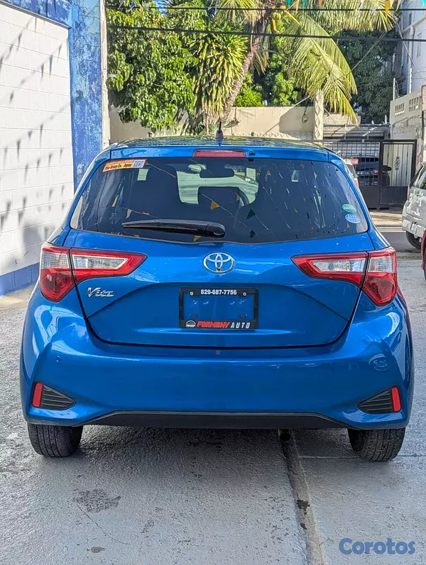 carros - TOYOTA VITZ 6