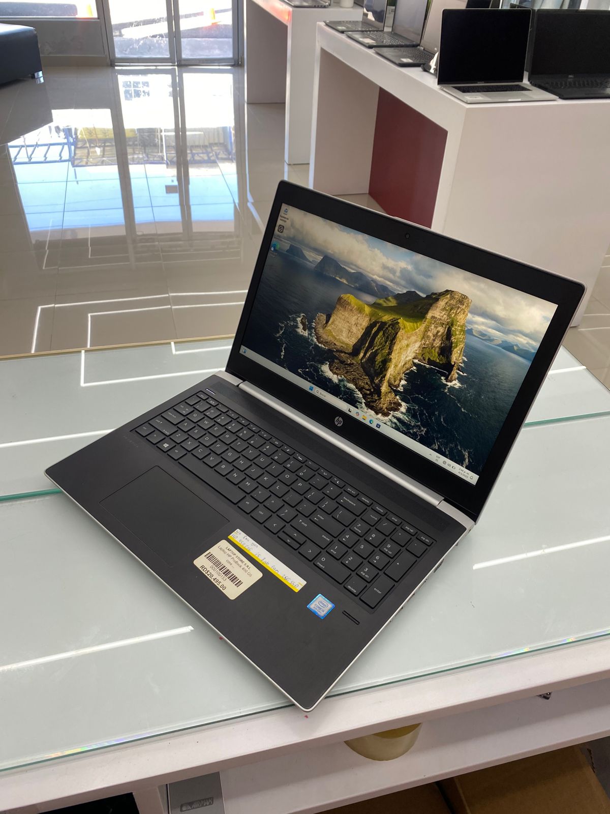 computadoras y laptops - Laptop HP ProBook 450 G5 15.6" i5 7ma Gen 8GB RAM  2