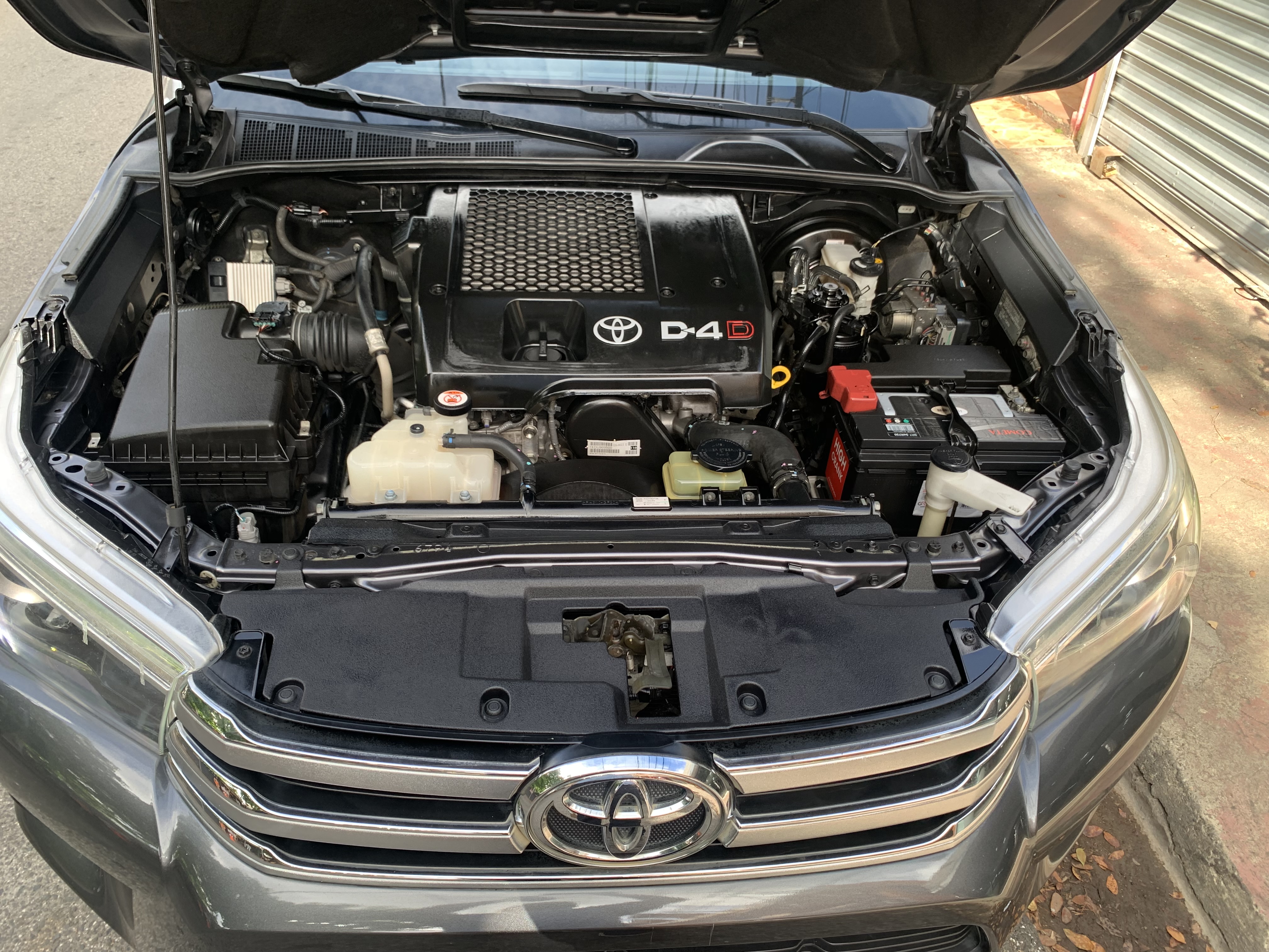 jeepetas y camionetas - Hilux SRV LIMITED FULL (4x4) motor 2.8 De la Delta 2