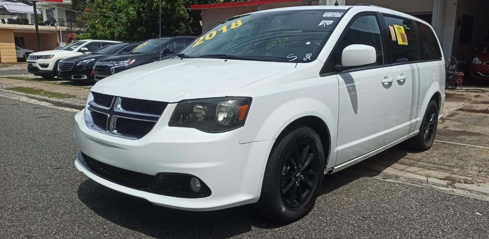 jeepetas y camionetas - DODGE GRAND CARAVAN SXT 2018 1