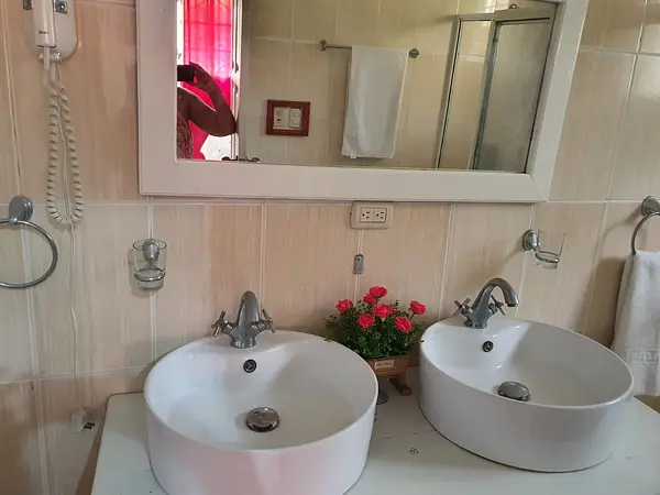 casas - Alquiler Villa Amueblada de 3 Habitaciones con Piscina, Los Róbalos, Samaná 10