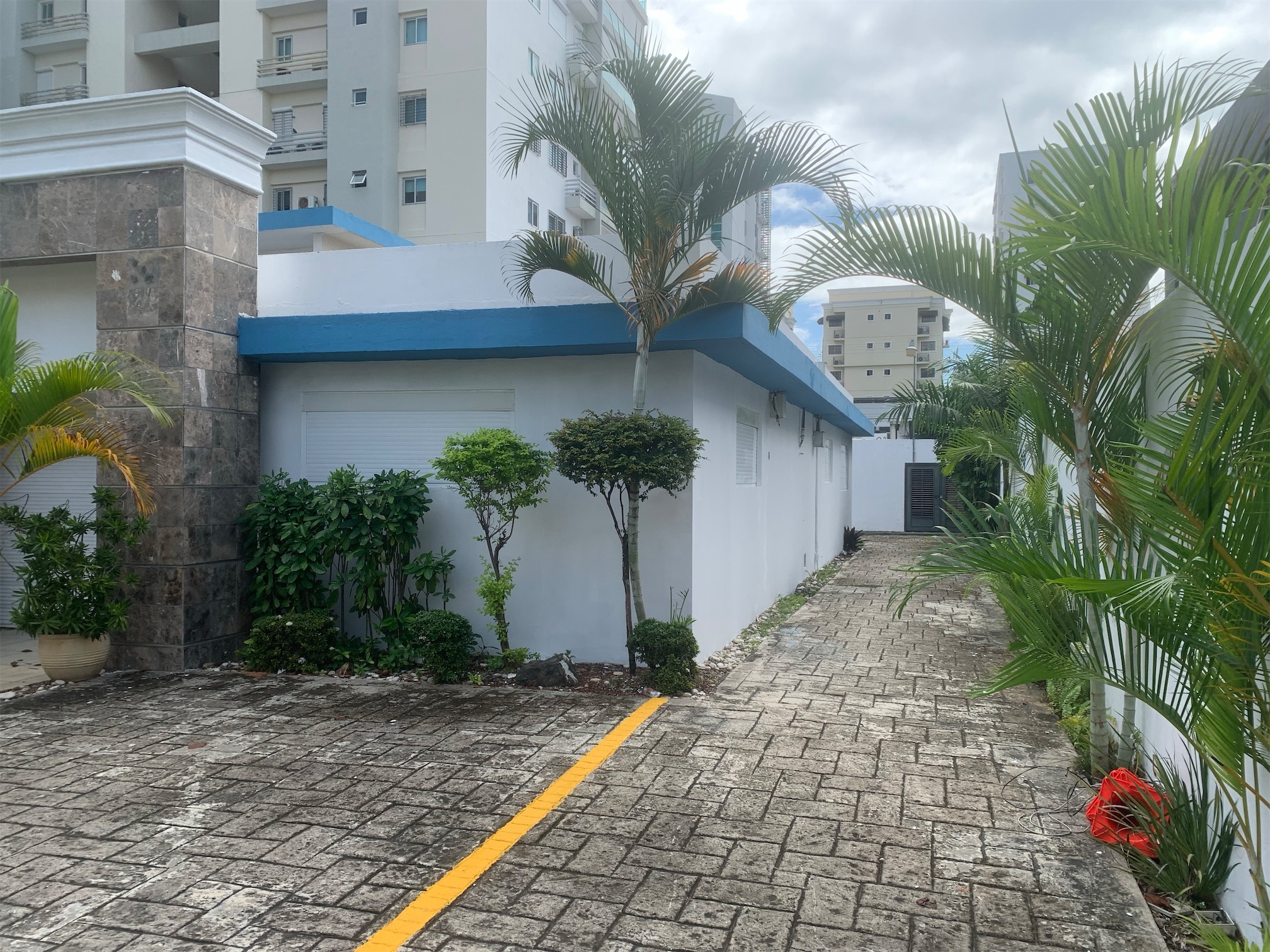 oficinas y locales comerciales - Amplio local en Naco 683 m 7