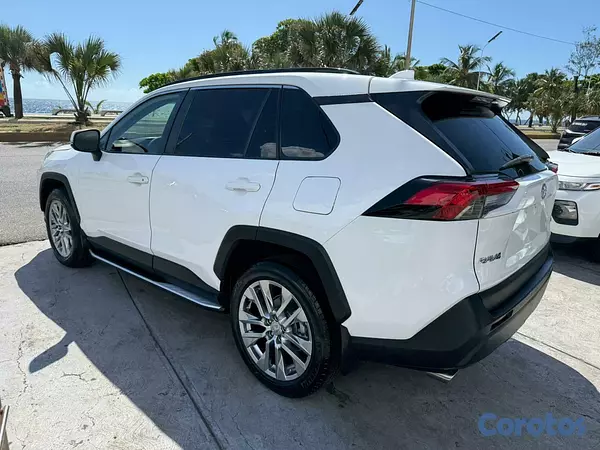 jeepetas y camionetas - Toyota RAV4 XLE 2021 8