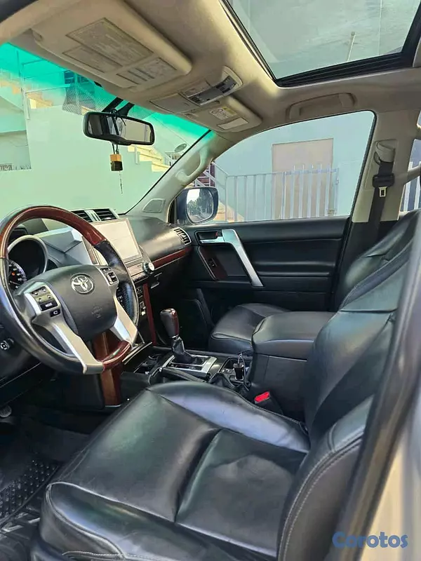 jeepetas y camionetas - Toyota land cruicer prado vxl 2015 7