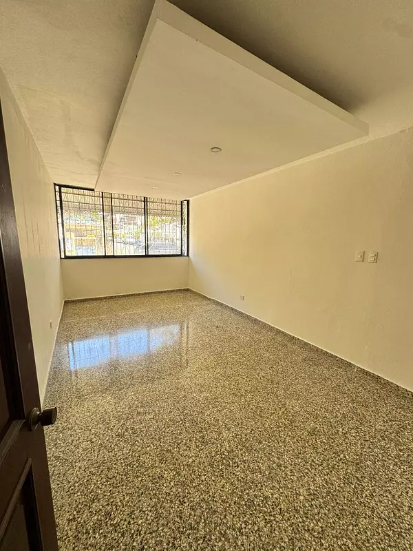 oficinas y locales comerciales - Local Comercial en Alquiler Mirador Norte 6