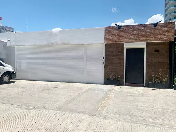 oficinas y locales comerciales - Local céntrico en naco 2