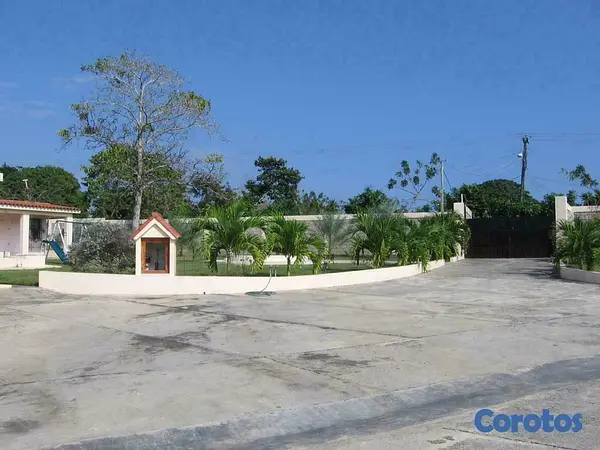 casas vacacionales y villas - propiedad de 4,516mts2 con casa de dos pisos 4