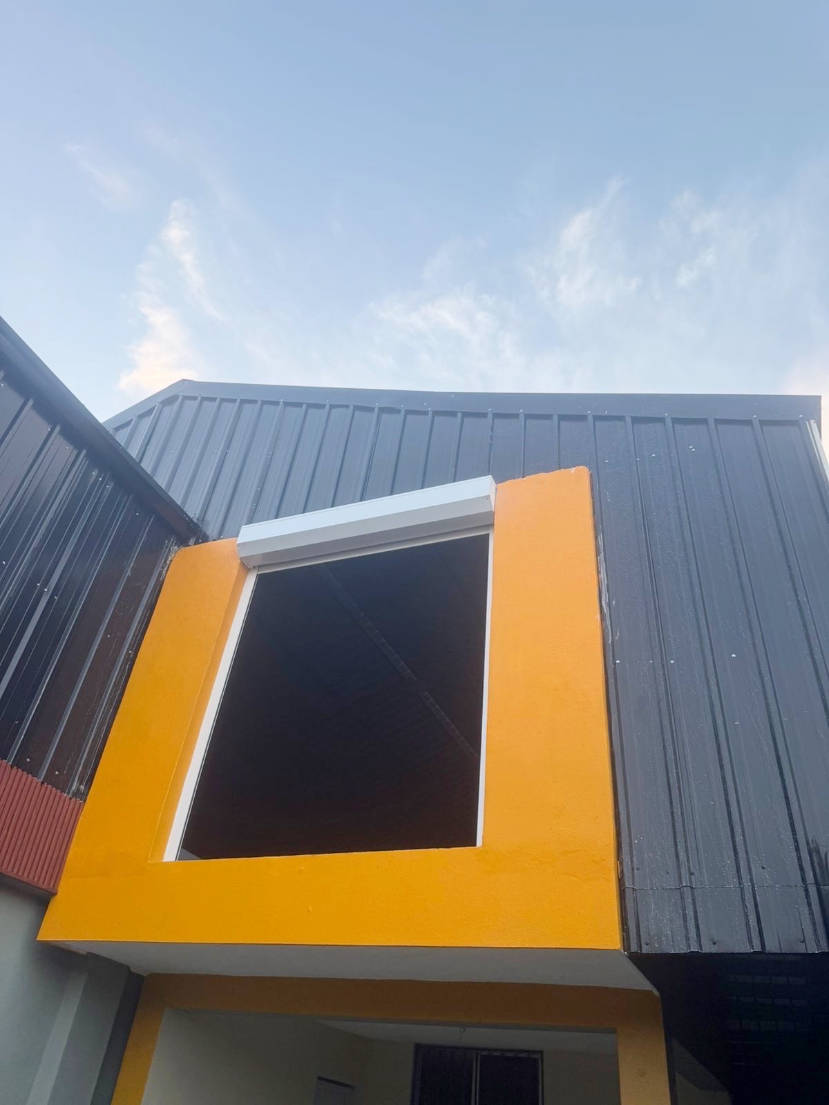 oficinas y locales comerciales - Alquiler local tipo Nave en Alma Rosa 4