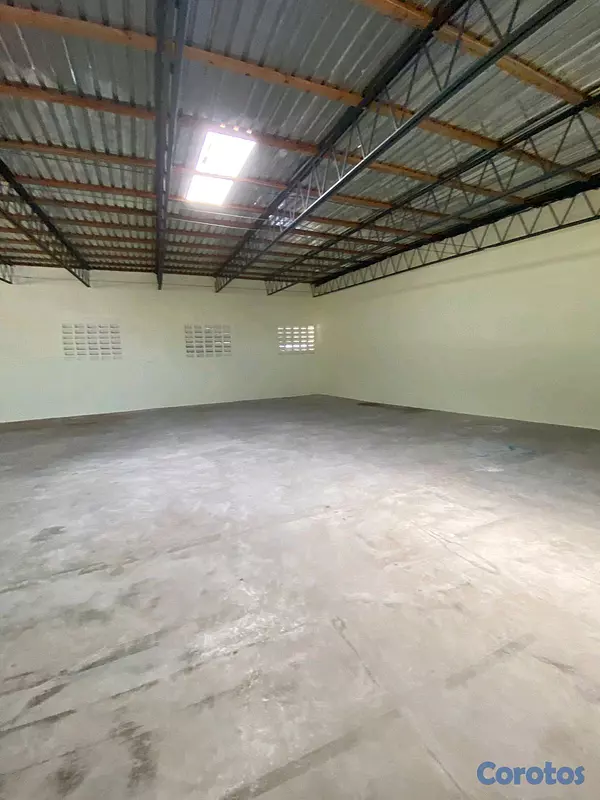 oficinas y locales comerciales - Alquilo Nave en la Luperón  5