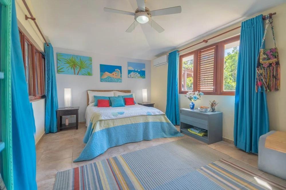 casas vacacionales y villas - Villa Balinesa con Piscina Privada en un Entorno Tropical 8