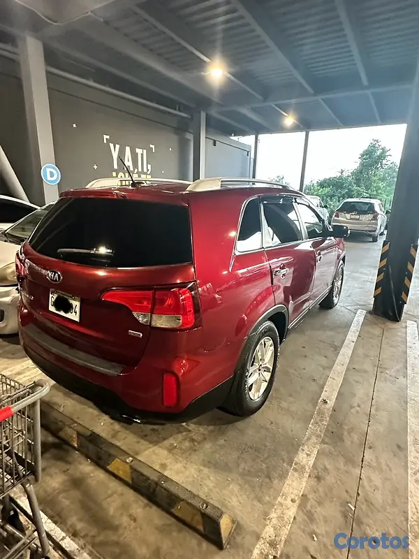 jeepetas y camionetas - Kia Sorento 2014 en optimas condiciones. 2