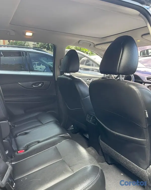 jeepetas y camionetas - NISSAN ROGUE SV AWD 2016
 7