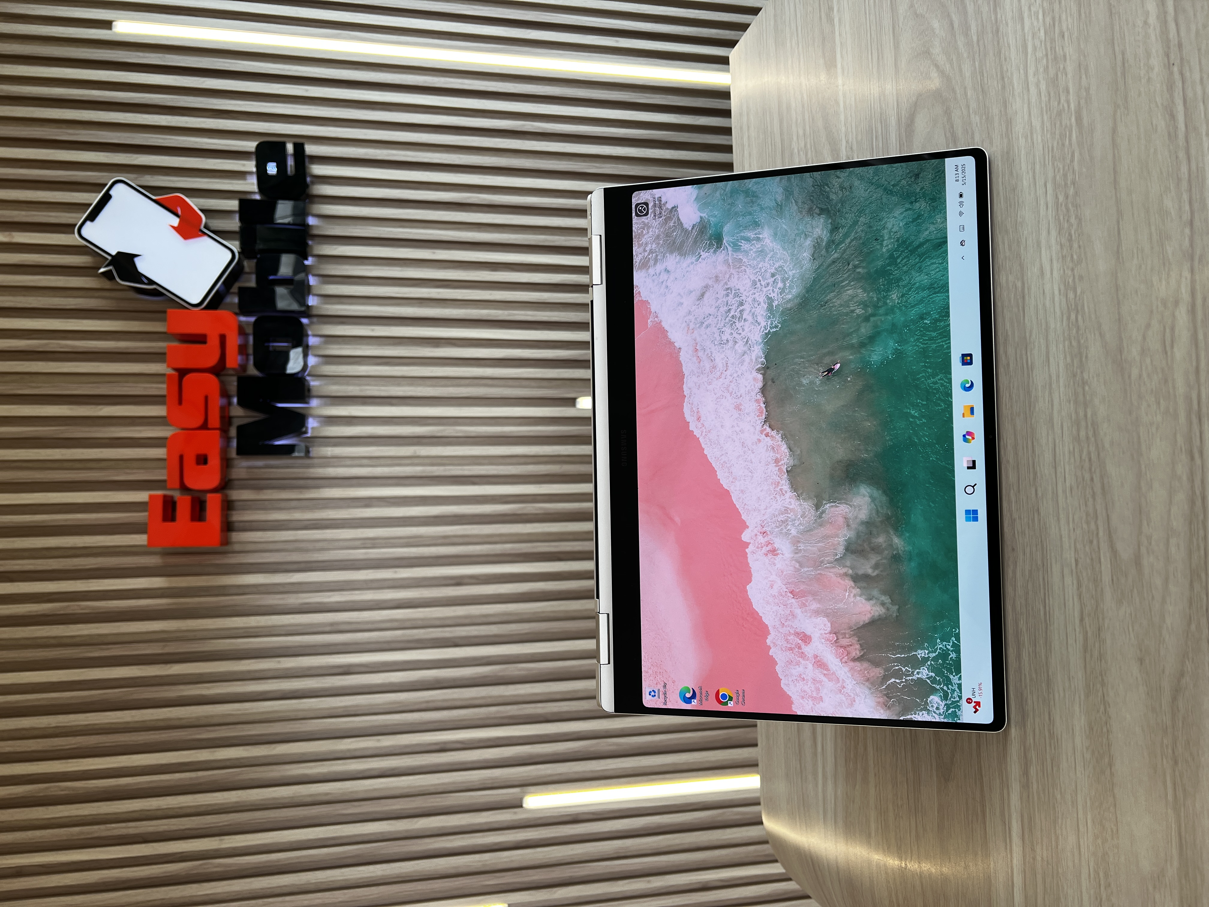 computadoras y laptops - BOOK 3 PRO 16" 360 AMOLED i7-13 16/1TB INTEL IRIS 