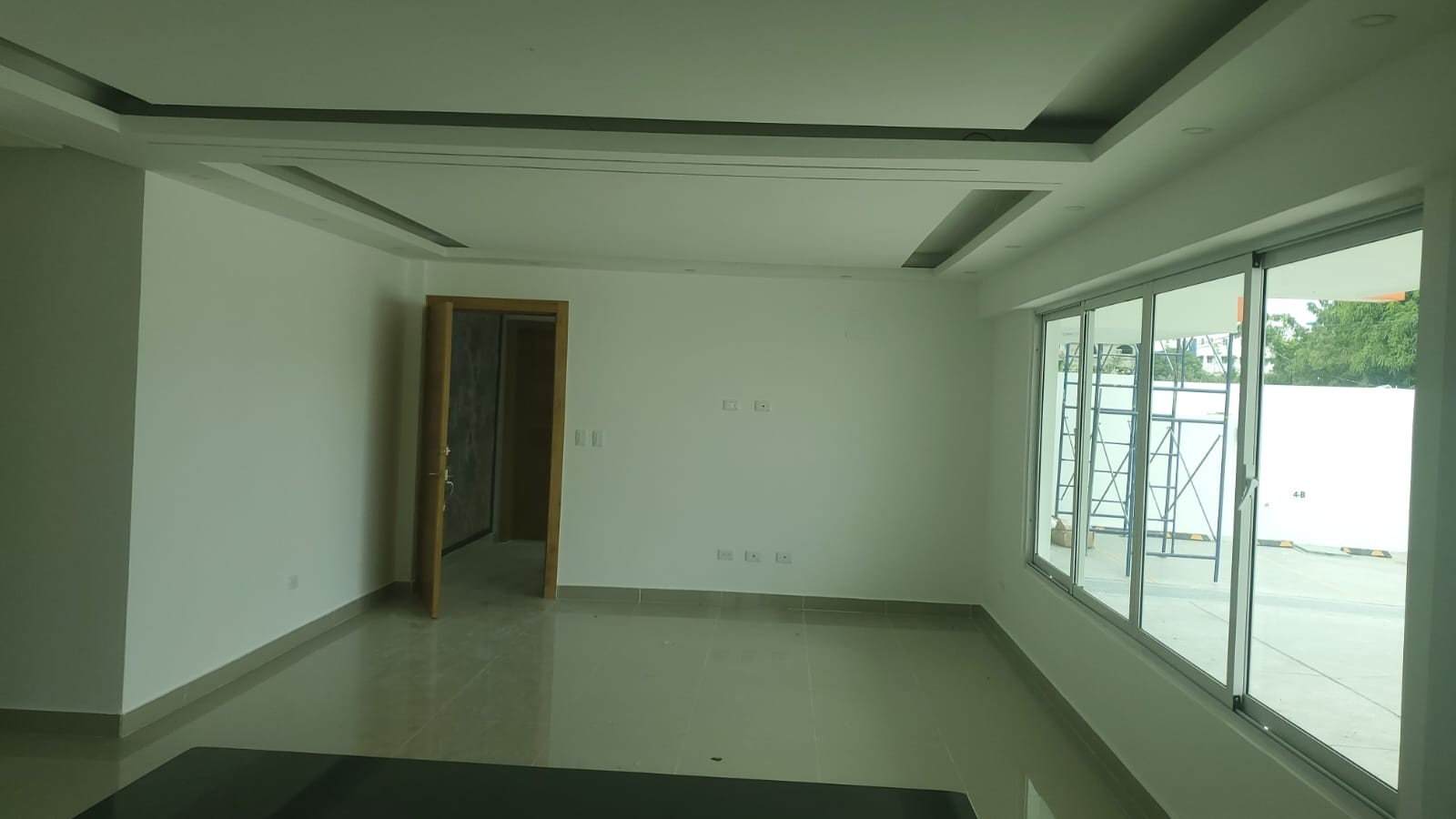 apartamentos - Primer Piso, terminado, grande y con patio, de lujo, Autopista de San Isidro 7