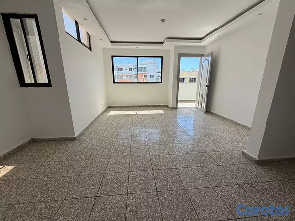 apartamentos - vendo independencia klm 7 una habitación baño parqueo piso 4 amplio fresco  3