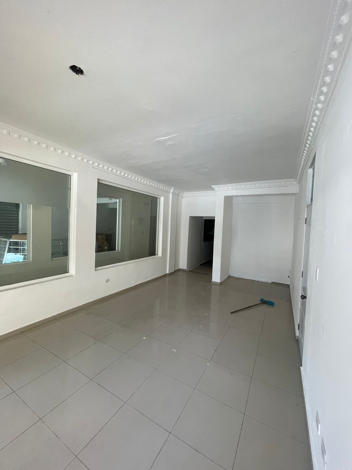 oficinas y locales comerciales - LOCAL COMERCIAL EN VENTA LUCERNA 2