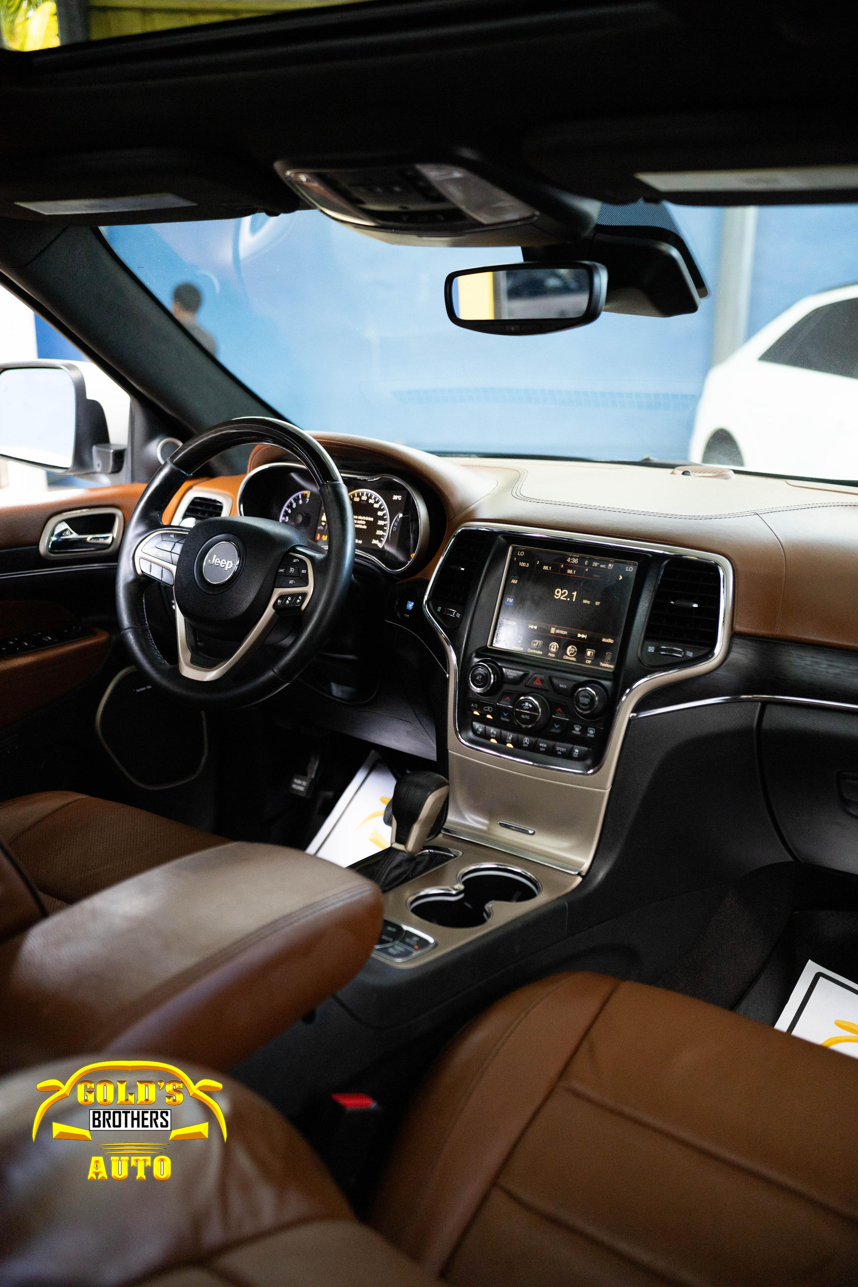 jeepetas y camionetas - Jeep Grand Cherokee Summit 4x4 2016 Clean Carfax 8