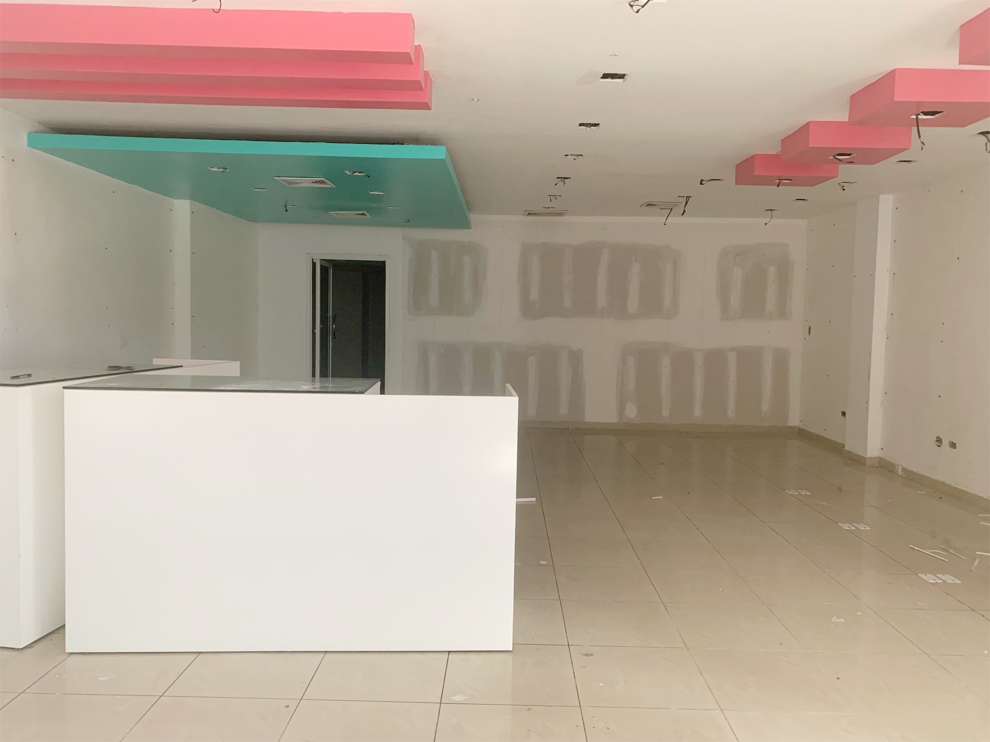 oficinas y locales comerciales - De oportunidad Primer nivel 3