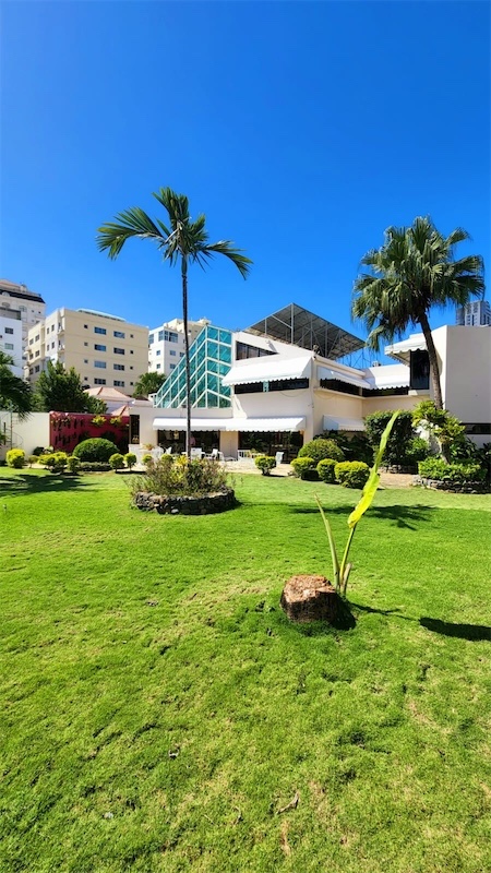 casas - Espectacular Casa/Solar de 2,060 mts² en venta📍Los Cacicazgos Distrito Nacional 1