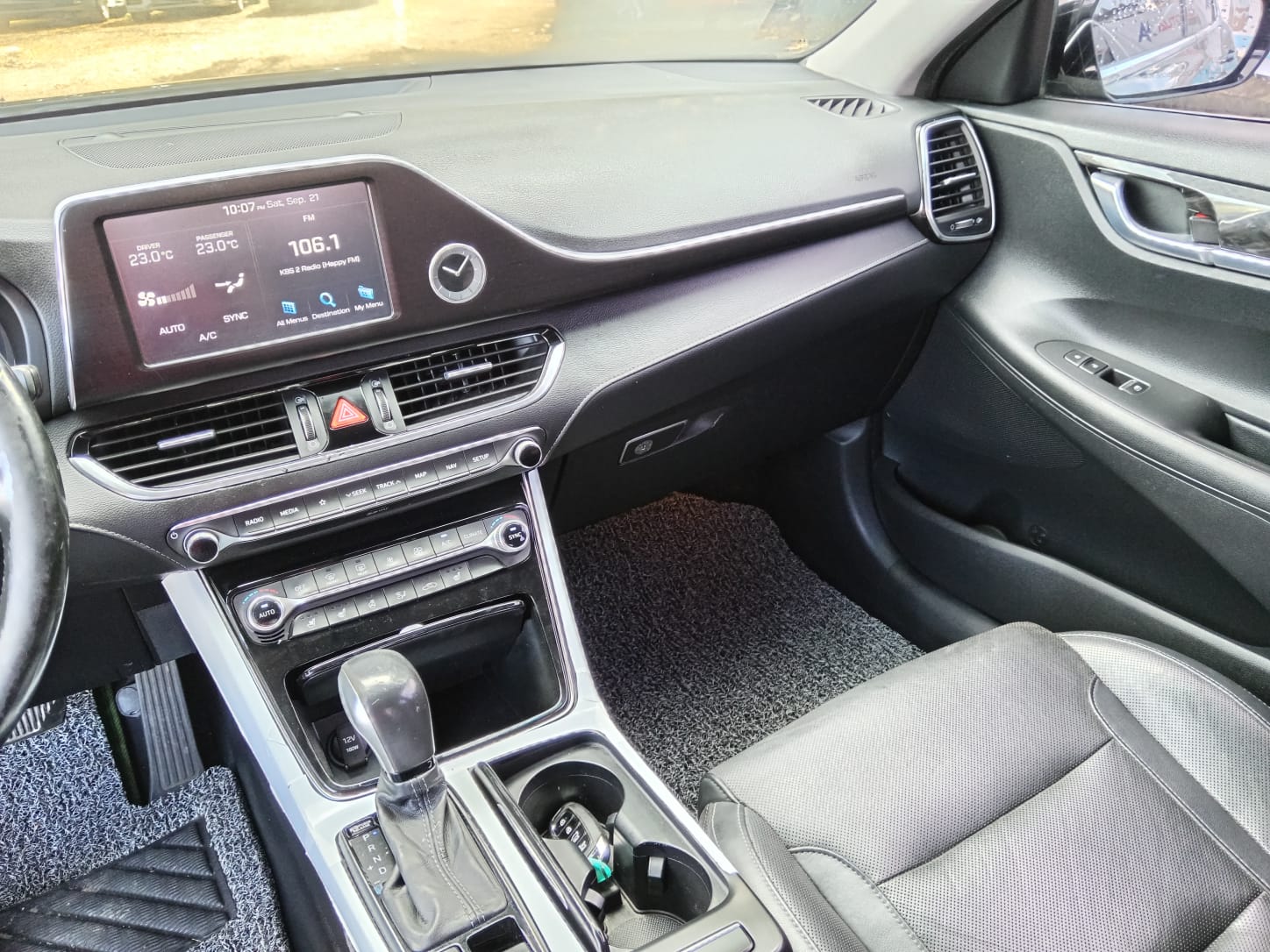 carros - HYUNDAI GRANDEUR 2018 NEGRO 8