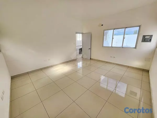 oficinas y locales comerciales - EDIFICIO COMERCIAL LOS JARDINES METROPOLITANOS STG 9