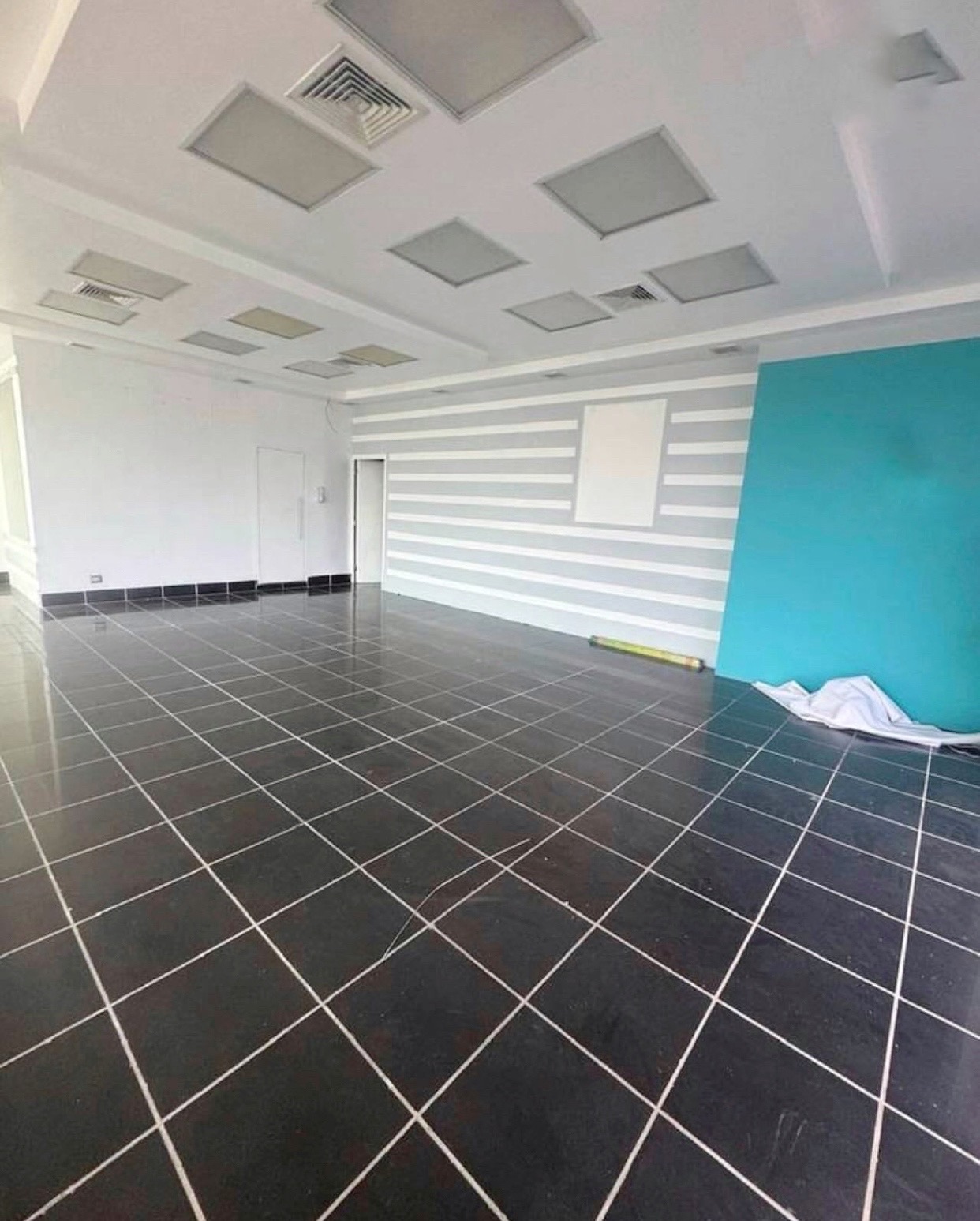 oficinas y locales comerciales - alquiler local comercial en el Millon 1