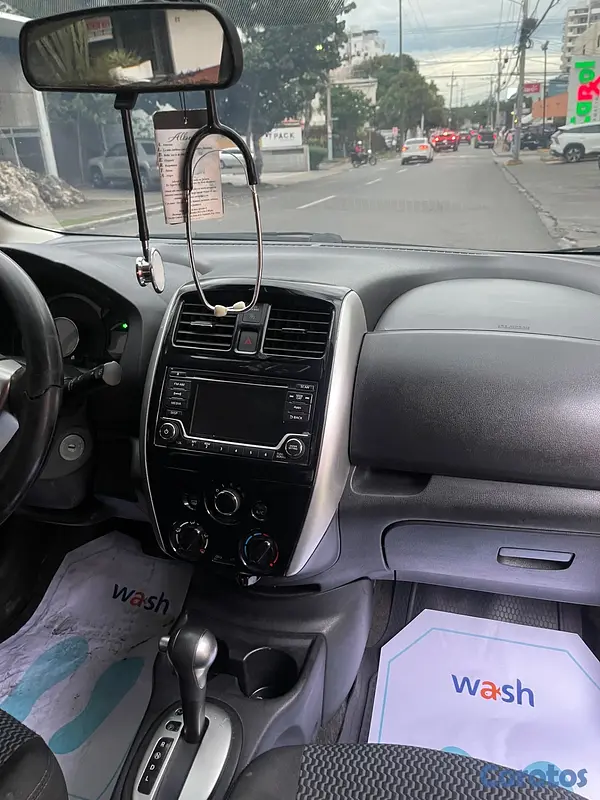 carros - Nissan versa note  6