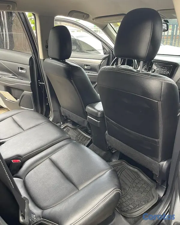 jeepetas y camionetas - MITSUBISHI OUTLANDER 2015 9