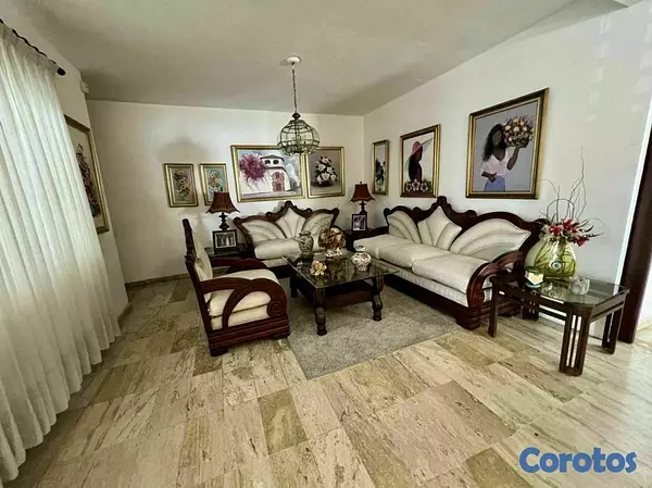 oficinas y locales comerciales - EN VENTA O ALQUILER Casa en los prados  6