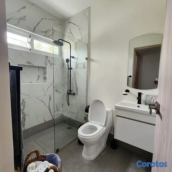 casas vacacionales y villas - Villa en Juan Dolio, de dos niveles  9