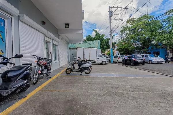 apartamentos - Vendo edificio ubicado en Villa Juana 8