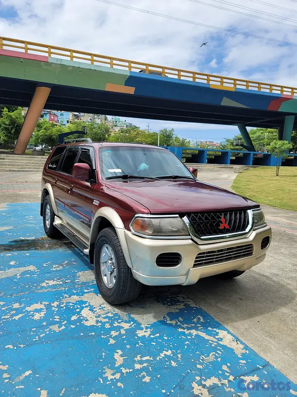 jeepetas y camionetas - Mitsubishi Montero Sport  13