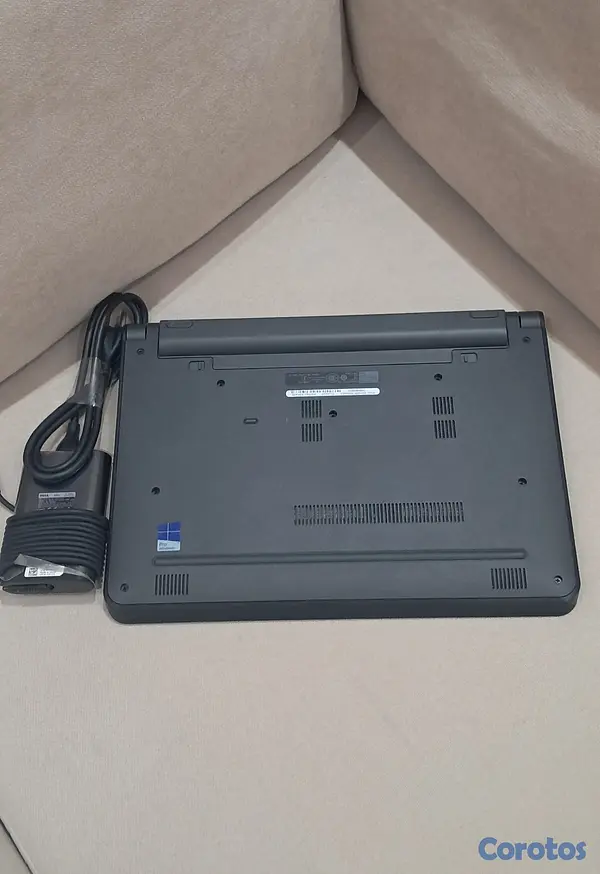 computadoras y laptops - Laptop Dell 256GB SSD Disco Solido 8GB Ram Modelo 3