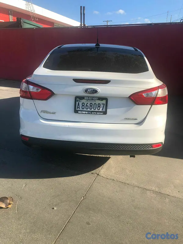 carros - Ford Focus 2014,Automatico,4 puertas,Gasolina,Buen 3