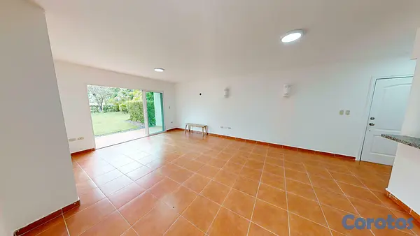 apartamentos - Venta de Apart de 2 habitaciones  2 baños sin muebles en cocotal 6