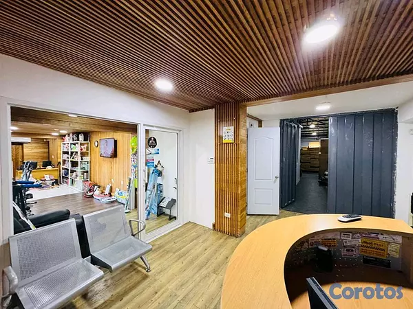 casas - Venta de Casa en La Castellana comercial  3