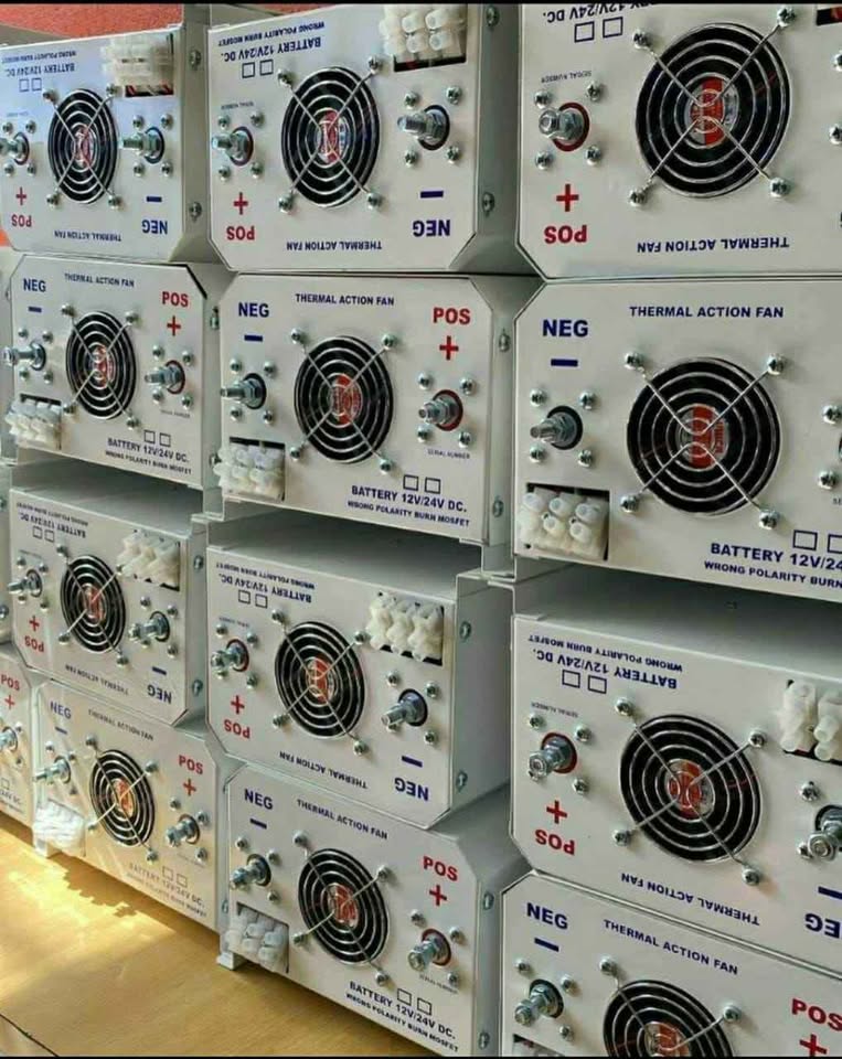 plantas e inversores - BATERIAS DE GELATINA 12V200AMP /// INVERSORES  1