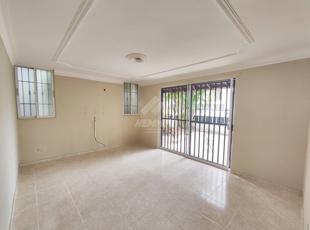 casas - CASA REMODELADA CON TERRAZA LOS CERROS DE GURABO STGO.  3