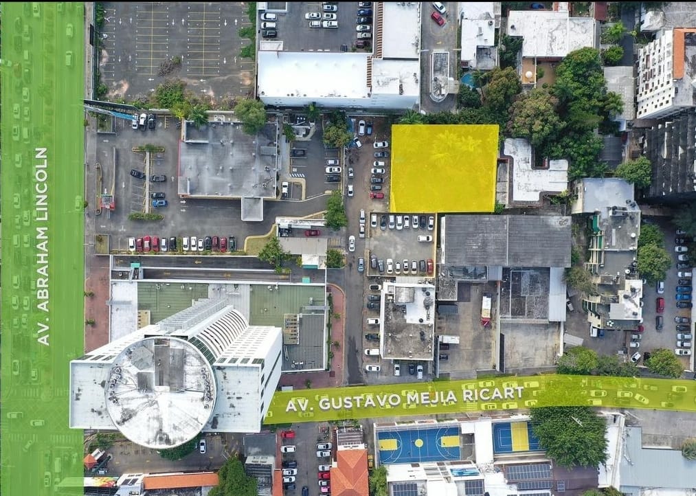 solares y terrenos - Vendo solar en 📍Piantini US$3,500,000.00 con opci 1