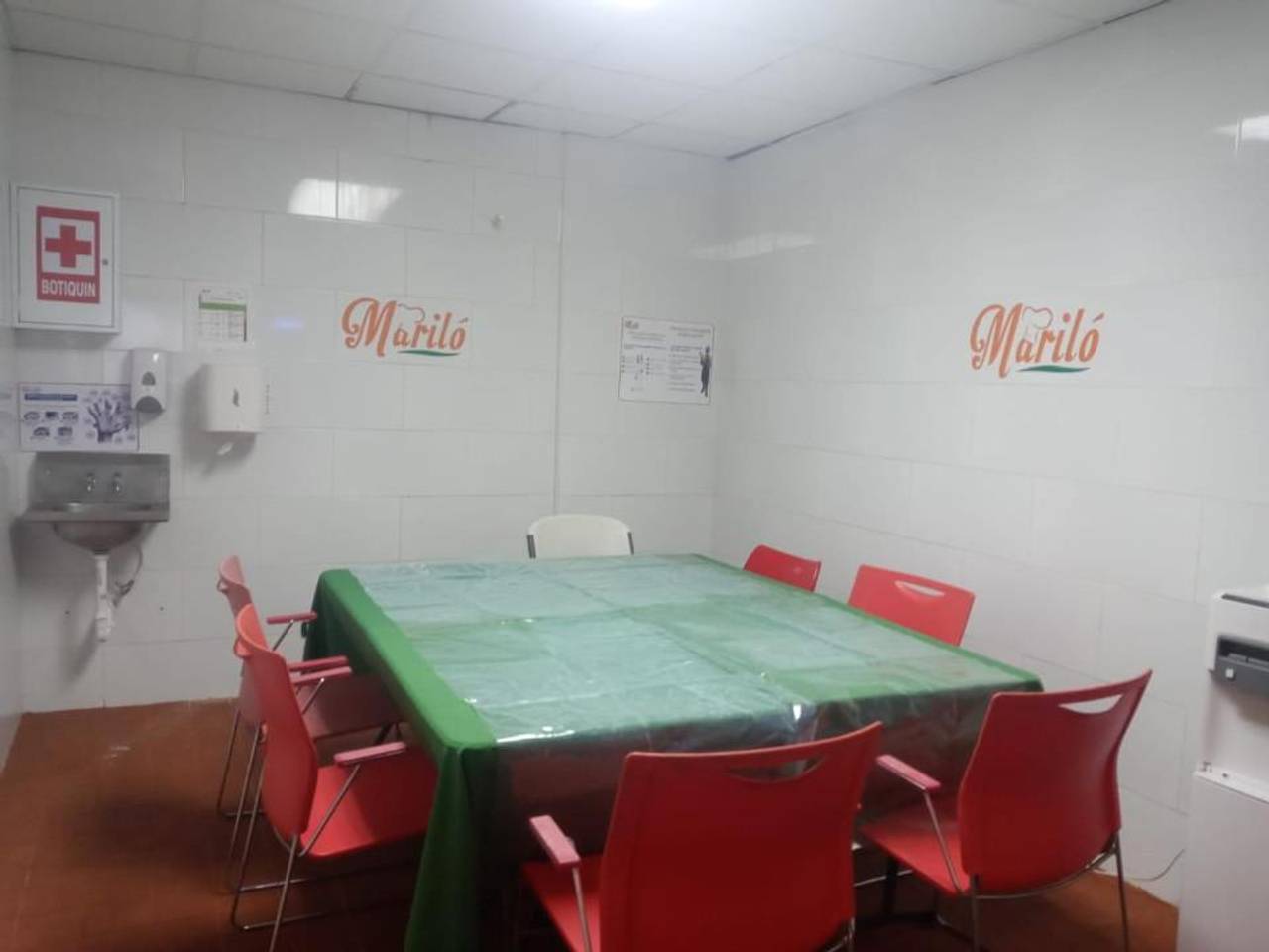 oficinas y locales comerciales - Alquiler de edificio comercial en villa consuelo  6