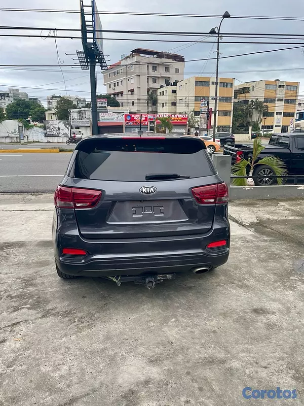 jeepetas y camionetas - Kia Sorento LX 2019 AWD 6
